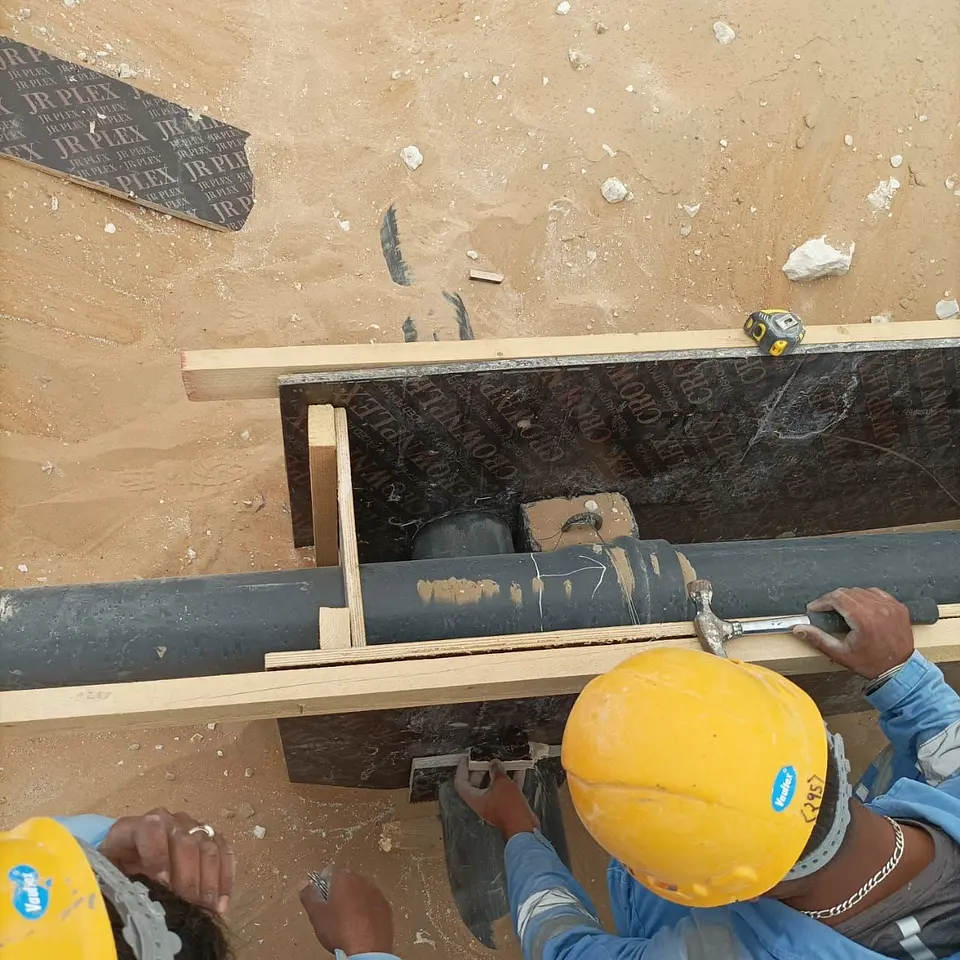 HDPE Pipeline Road Crossing: Concrete Encasement & Thrust Blocks, photo 3