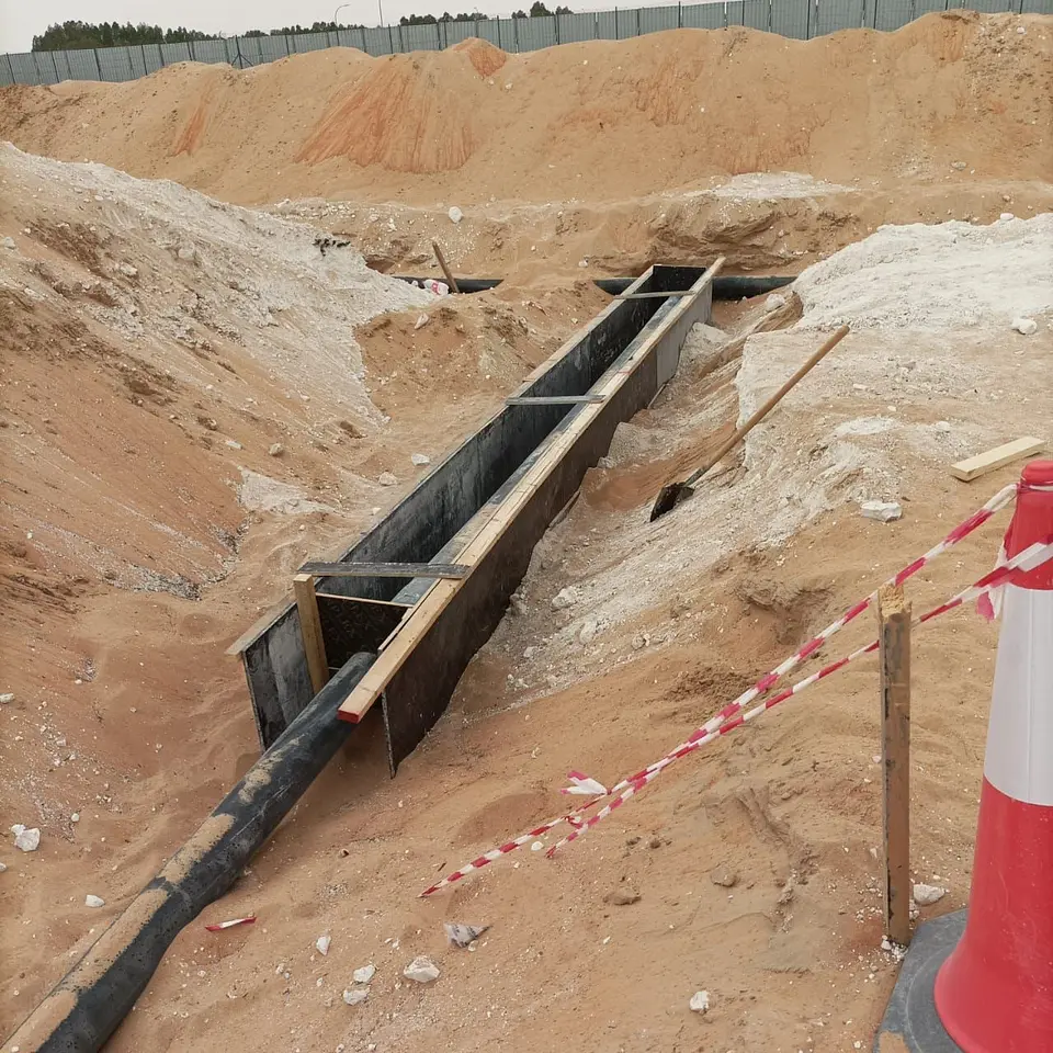 HDPE Pipeline Road Crossing: Concrete Encasement & Thrust Blocks, photo 6